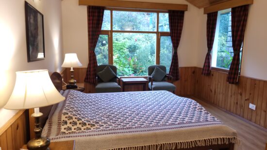 The Native Route - Cottages in Manali - Geranium Room